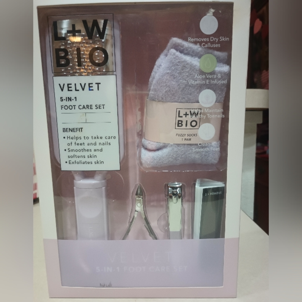 Luxe and Willow 5-In-1 Foot Care Set, NWOT